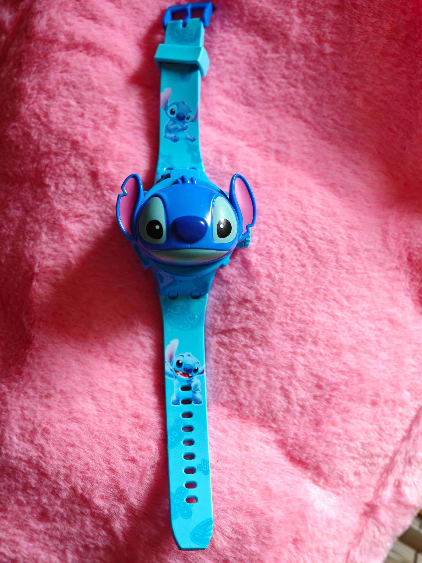 Montre projecteur Stitch